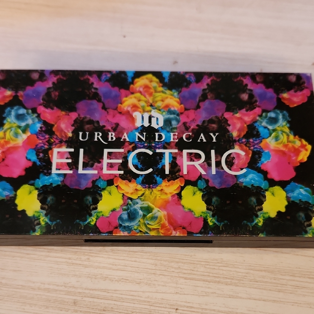 Urban Decay Electric Palette